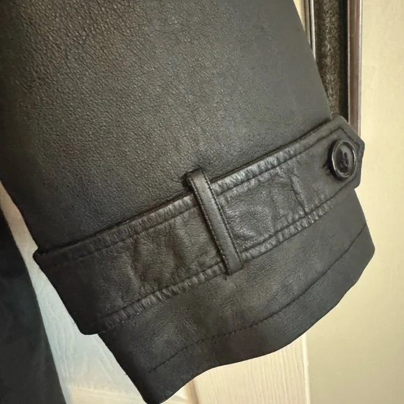 100% Black Leather Vintage Trench Coat - Picture 3 of 4